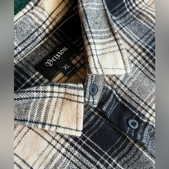 Brixton Bowery Flannel Like New - Picture 2 of 4